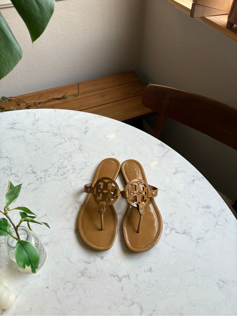 Tory Burch Tan Leather Logo Thong Sandals 8